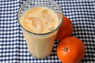 20131216-orange-tangerine-smoothie-1.JPG