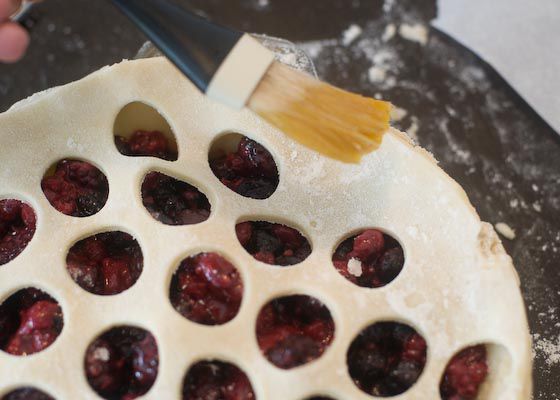 Finishing a pie with cutout top