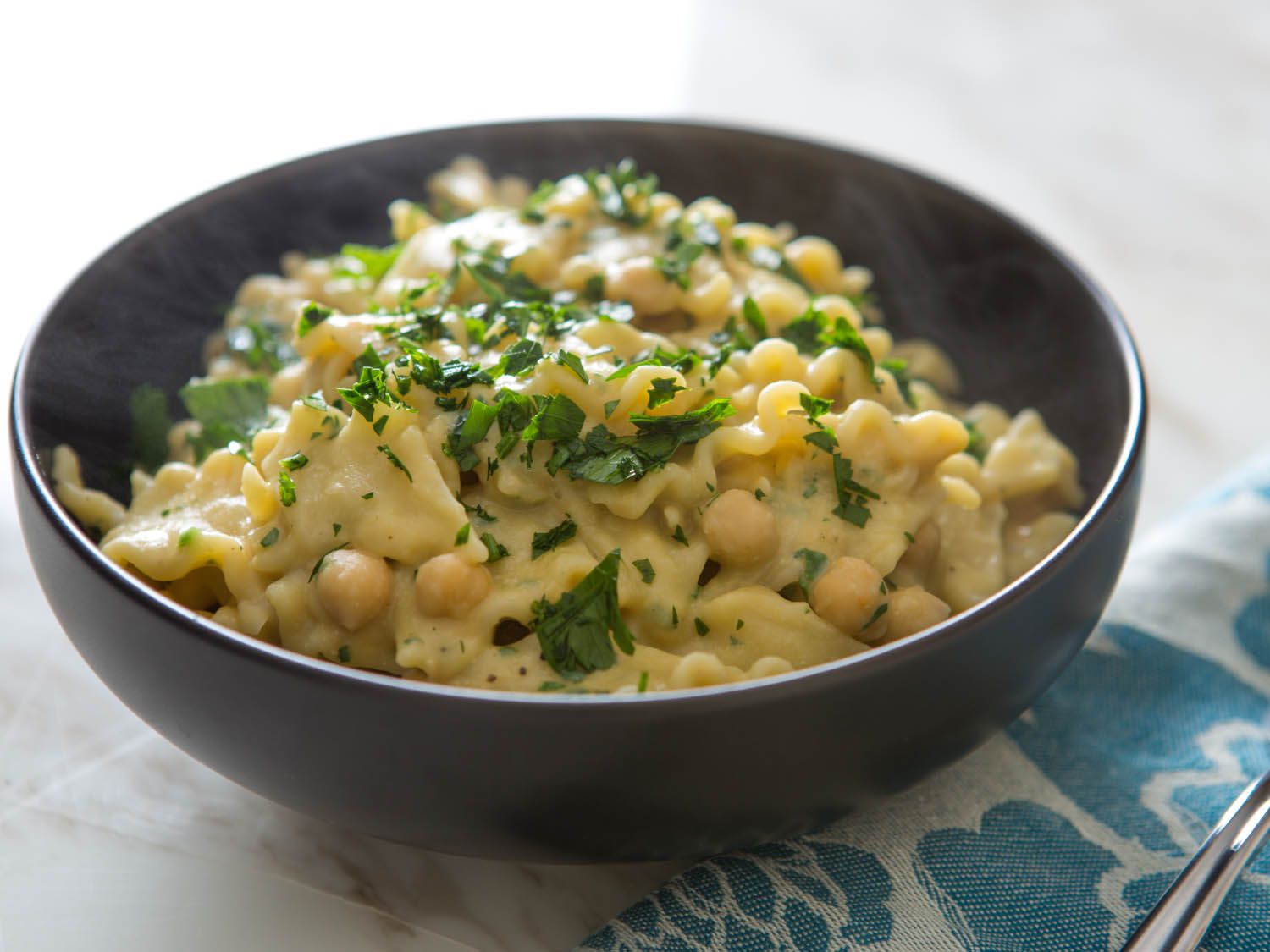 20150206-budget-chickpea-vegan-pasta-vicky-wasik-15.jpg