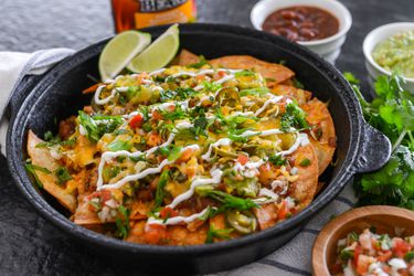 joshua-bousel-bushs-beans-loaded-nachos-39-complete-170312.jpg