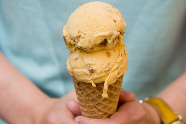 20130711-apricot-almond-ice-cream.jpg