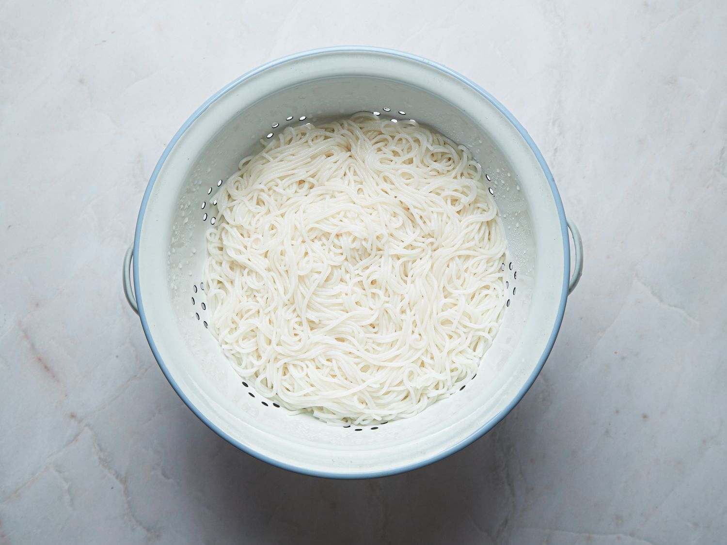 Overhead view of vermicelli after rinsing 