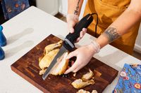 the cuisinart electric knife used to slice a chicken