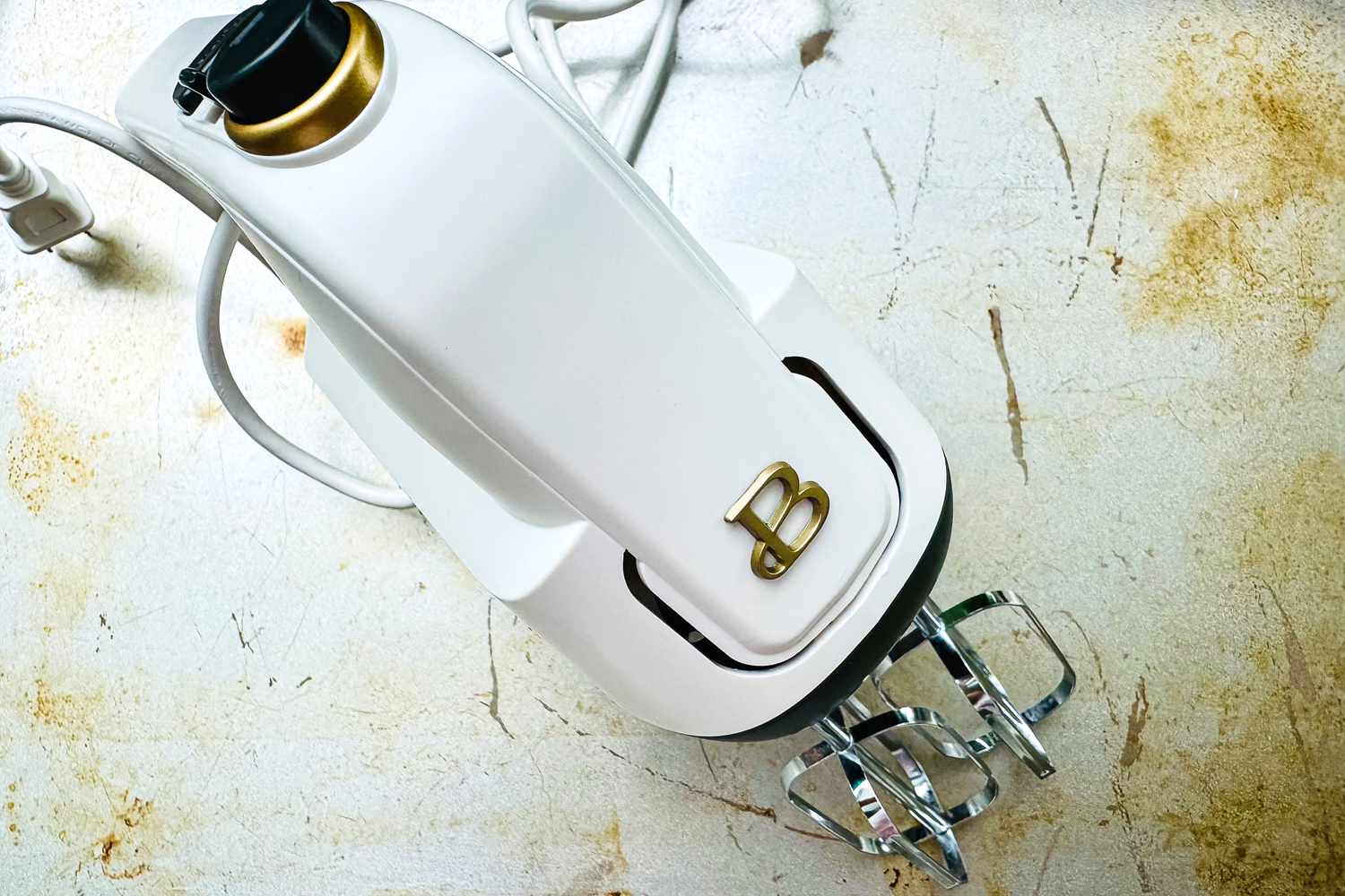 Beautiful 6-Speed Electric Hand Mixer