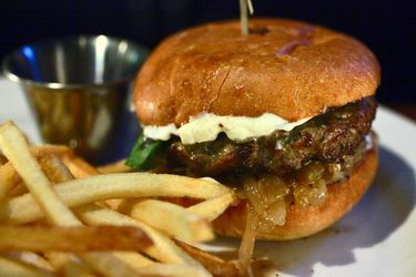 20110816-Monks-Kettle-burger-san-francisco-primary.jpg