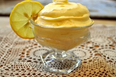 20110510-entertaining-provencaldinner-lemonmousse.JPG