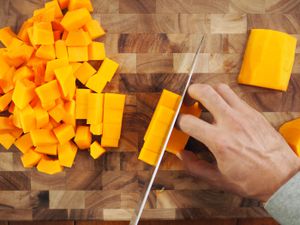 20141008-knife-skills-butternut-squash-daniel-gritzer27.jpg