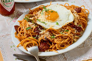 Side view of spaghetti napolitan