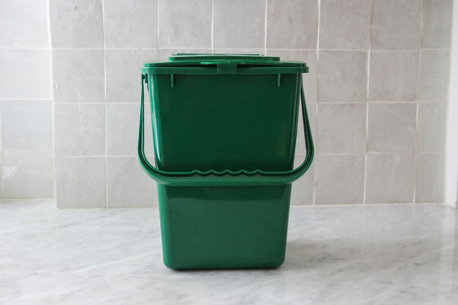 Exaco Eco 2000 kitchen compost pail on a counter