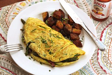 20160418-american-omelet-bacon-asparagus-cheese-14.JPG