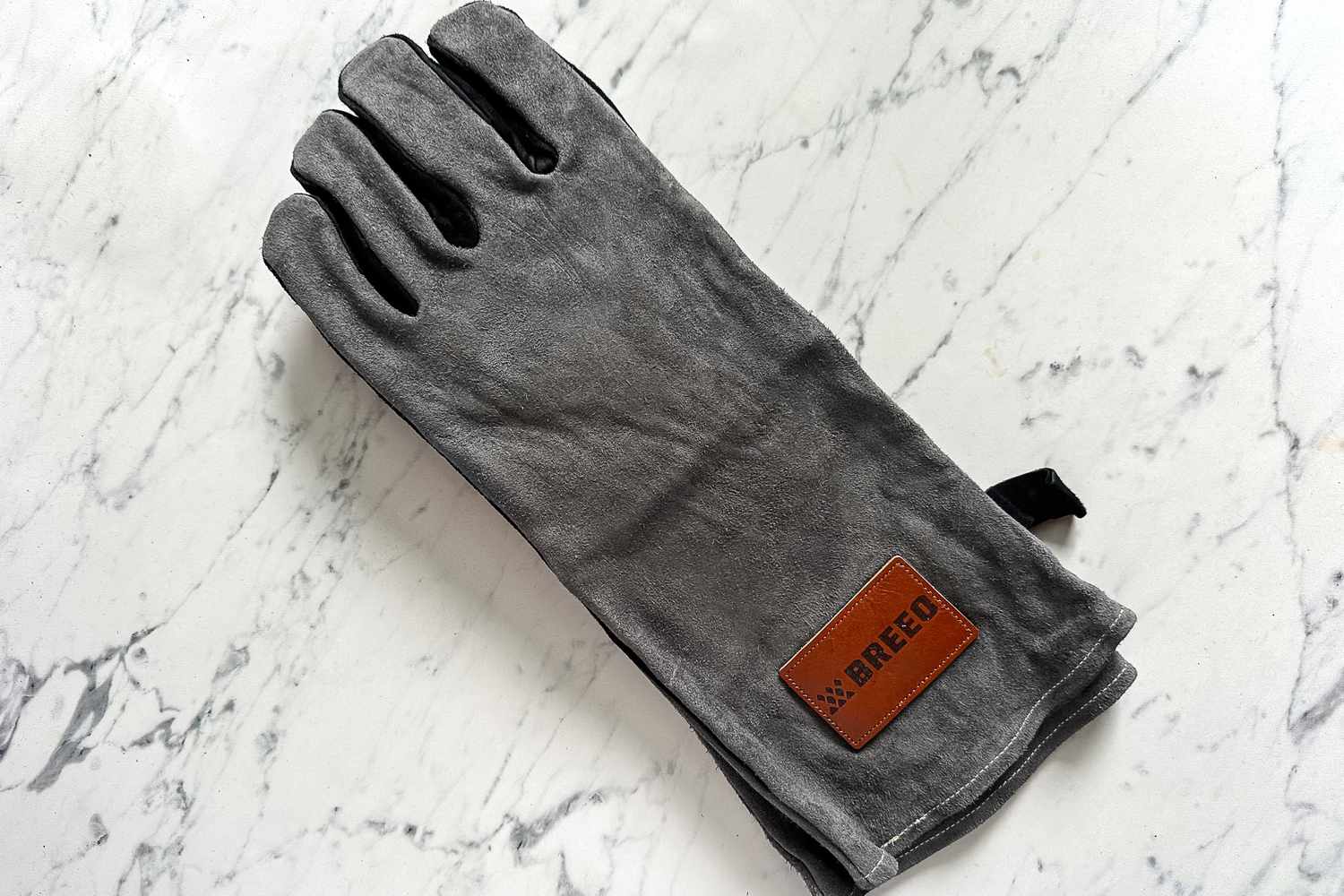 The top of the Breeo Fire Pit Glove