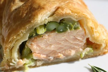 20110215SalmonAsparagusEnCroute.jpg