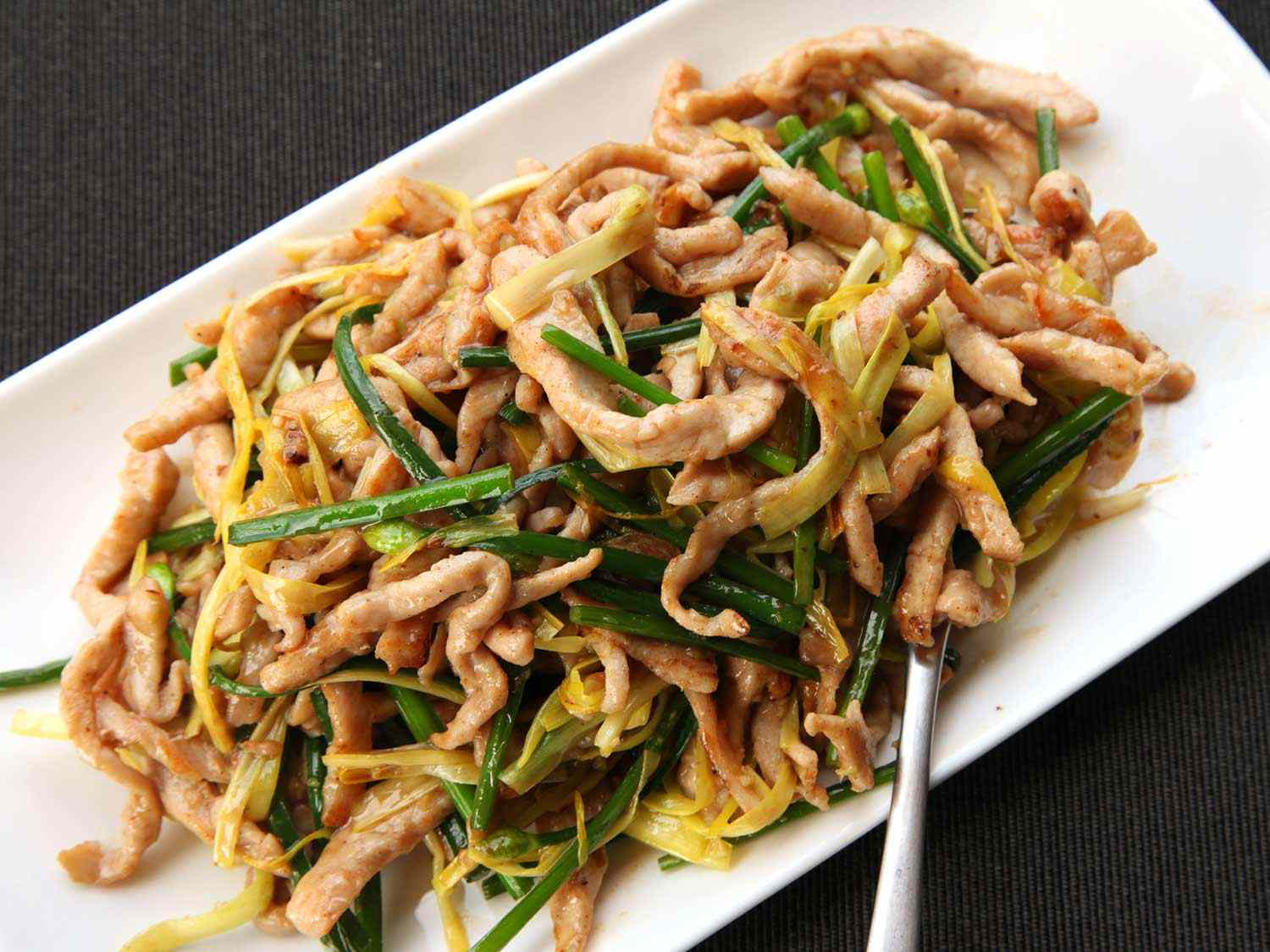 20140503-stir-fry-pork-yellow-chinese-chive-hi-res-kenji