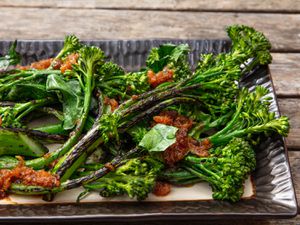 20190619-charcoal-chimney-grilled-vegetables-vicky-wasik-9