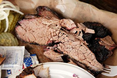 20120826-franklins-barbecue-austin-texas-08.jpg
