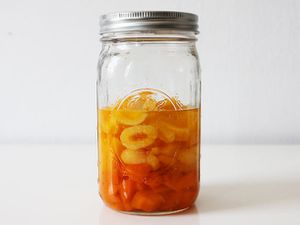 20130708-258501-apricot-liqueur-2.jpg