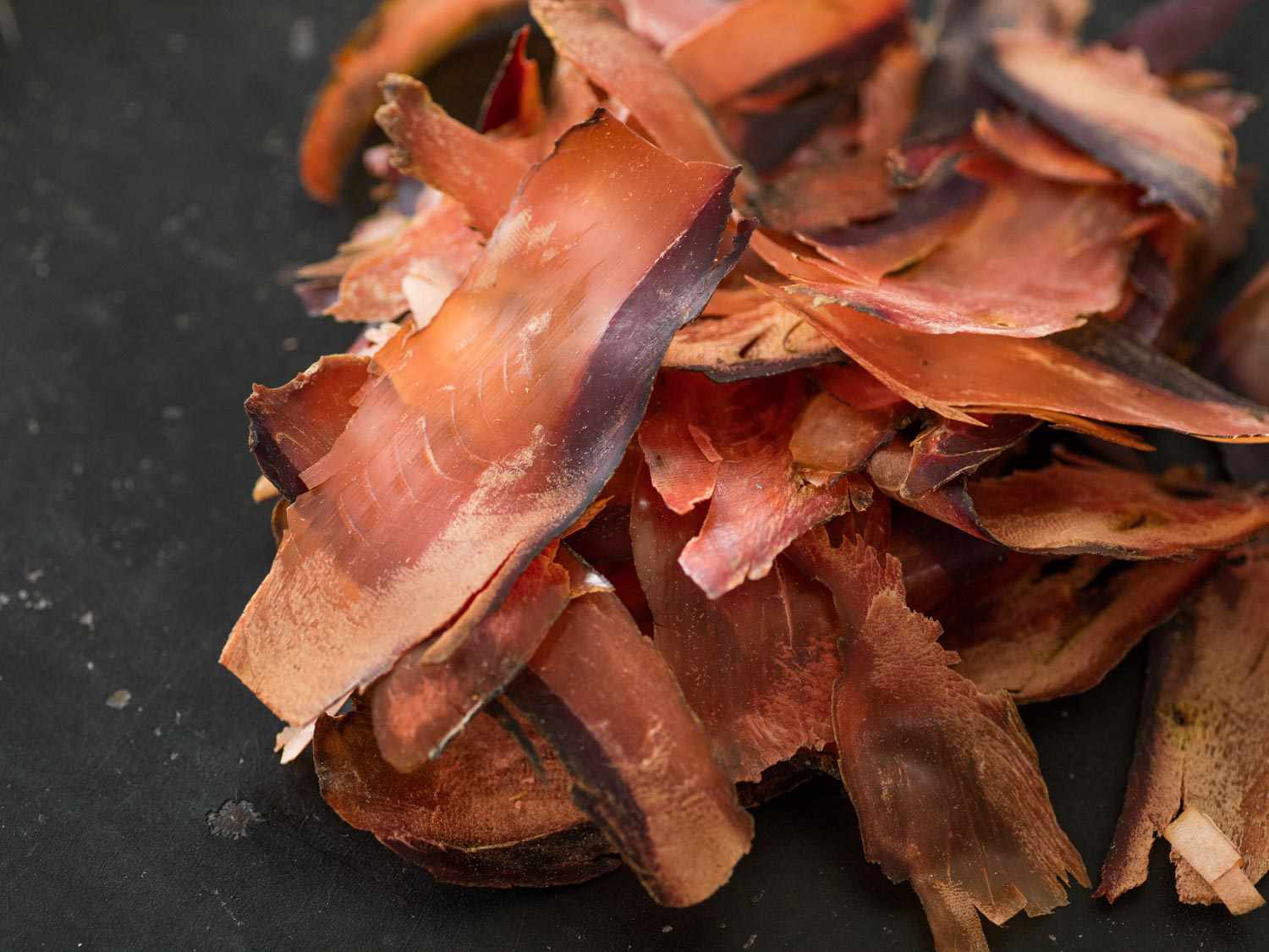  Close-up shot of atsukezuri or katsuobushi shaved thickly.