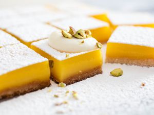 20160223-lemon-bars-vicky-wasik-23.jpg