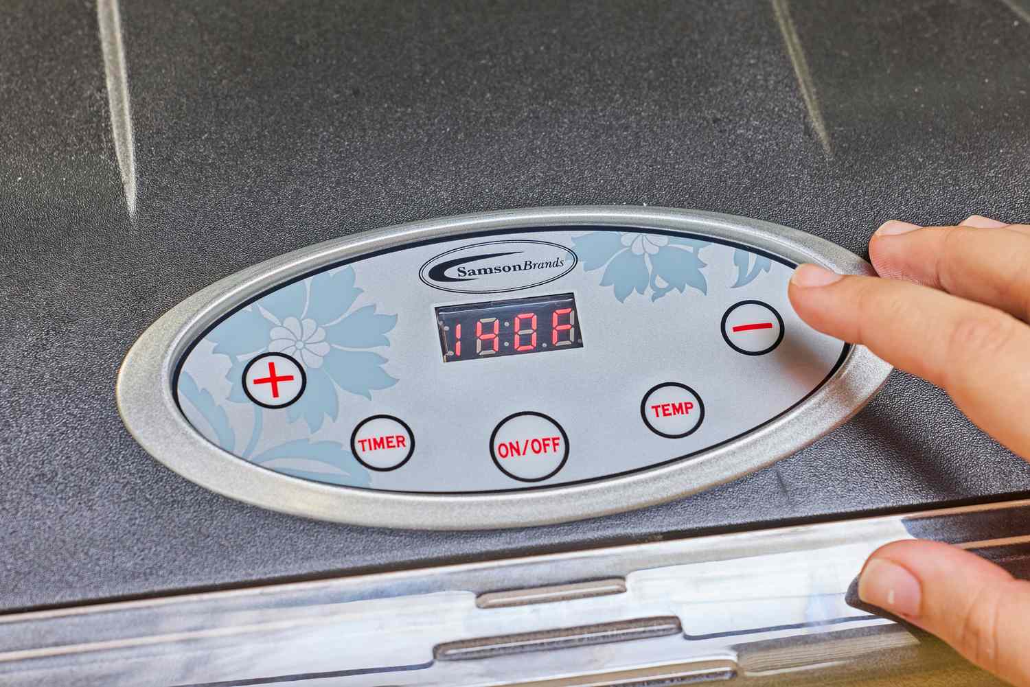 Closeup of Samson Silent Dehydrator display