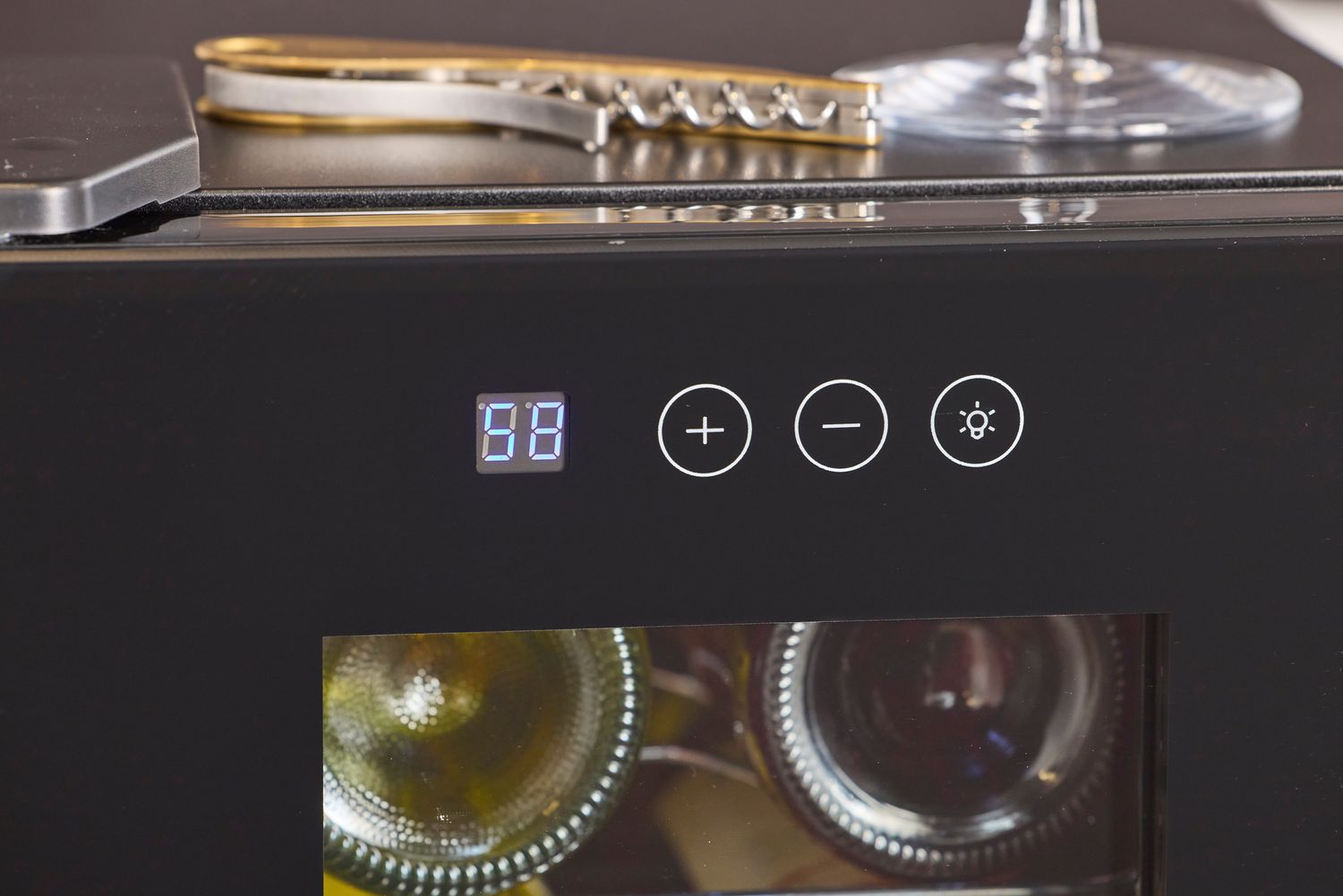 close up of Cuisinart CWC-800CEN Private Reserve 8-Bottle Wine Cellar