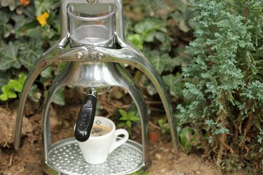 082113-coffee-rok-espresso-maker-1.jpg