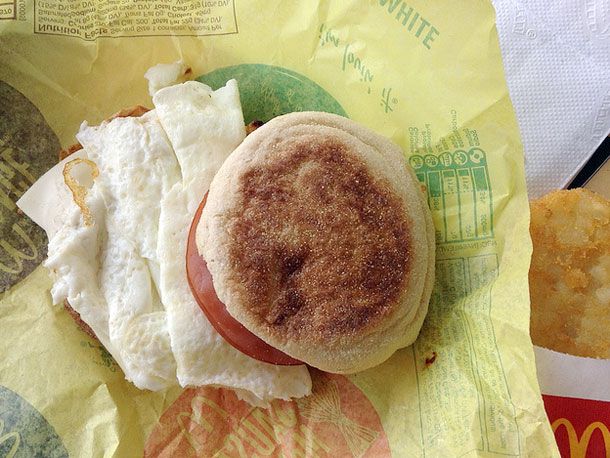 20130524-mcdonalds-breakfast-sandwich-reality-check-egg-white-02.jpg