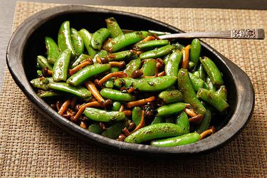 20120926-stir-fried-snap-peas-and-mushrooms-1.jpg