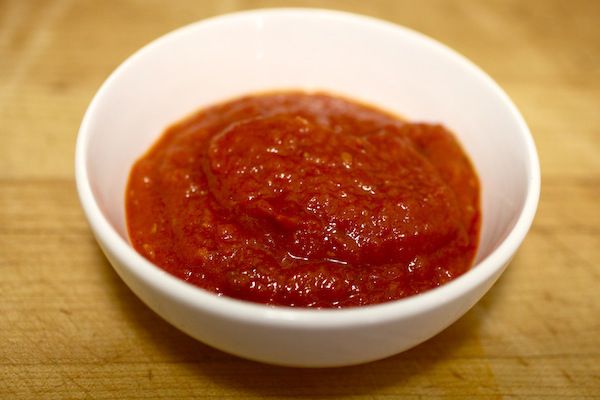 20101007-pizza-lab-sauce.jpg