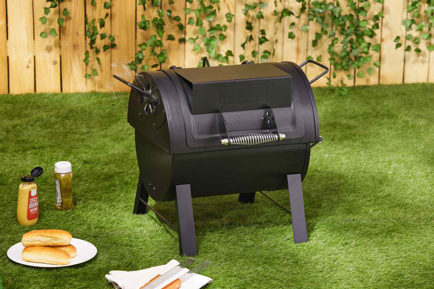Dyna-Glo Signature Series Portable Tabletop Charcoal Grill 
