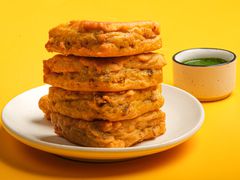 Side view of Bread Pakora