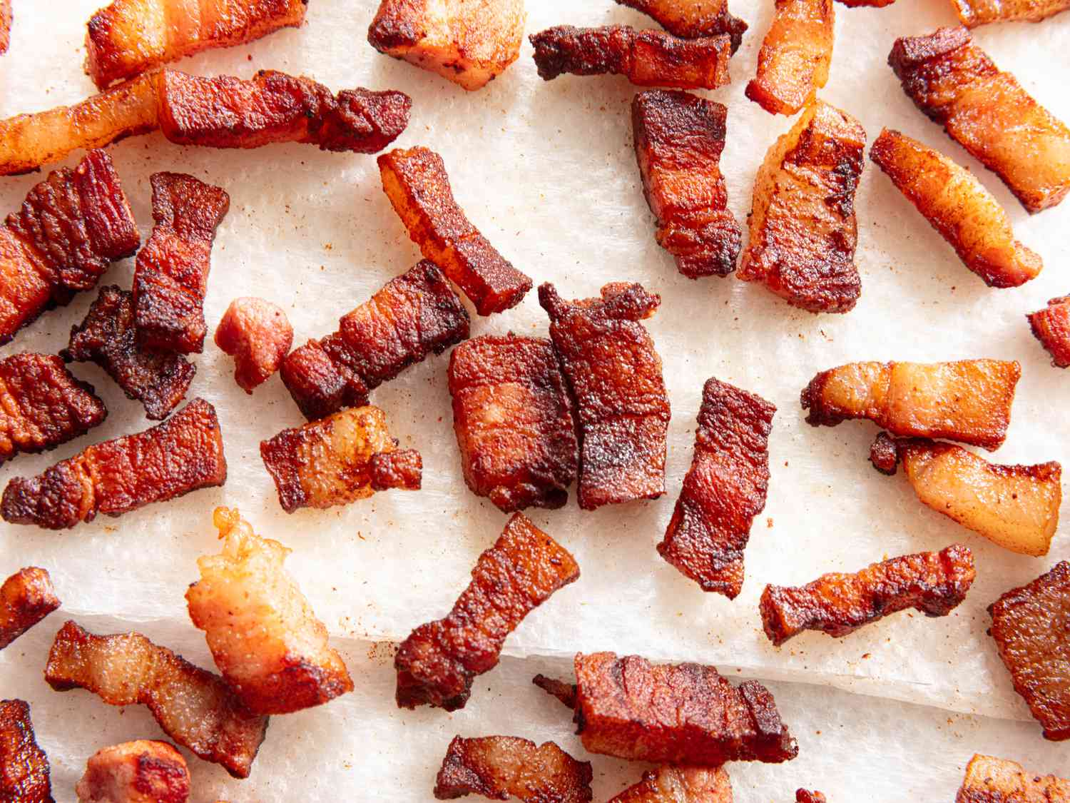 Close up of cooked bacon on a paper towel 