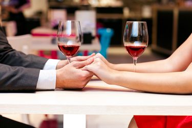 20150209-valentines-table-date-hands-shutterstock.jpg