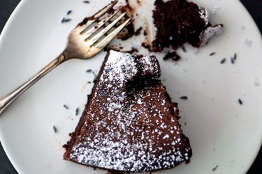 Lavender-Earl Grey Flourless Chocolate Cake