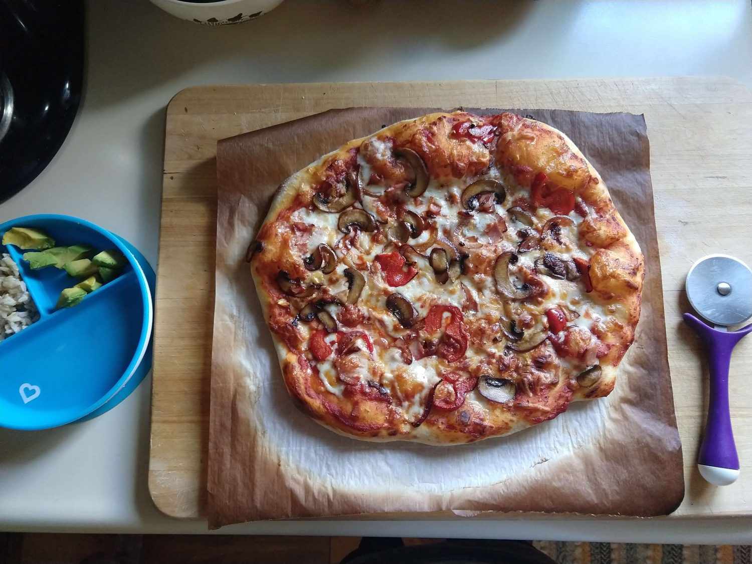 Overhead view of reader Tommi's pizza