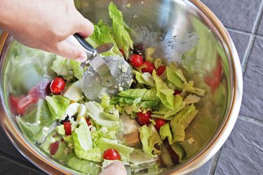 20140910-chopped-salad-pizza-wheel-4.jpg