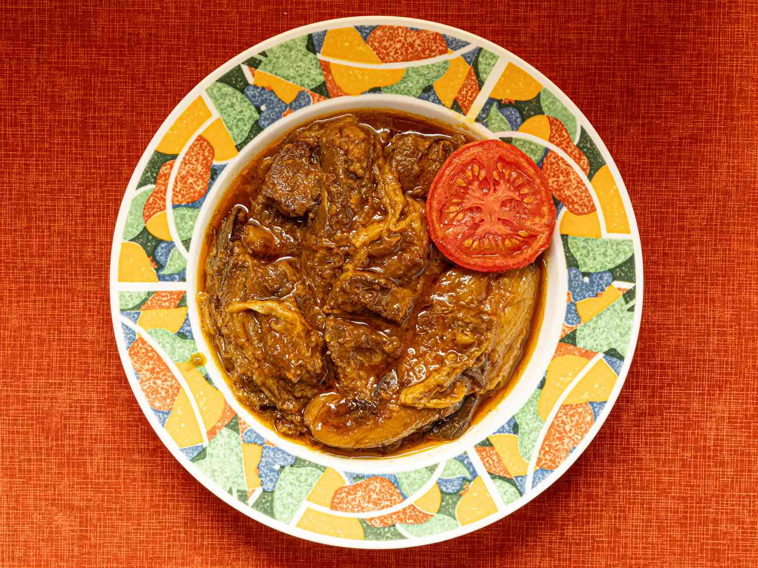 Overhead view of khoresh-Ã©-BÄdemjan