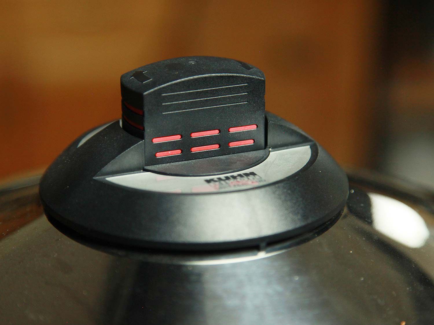 spring loaded pressure indicator on the Kuhn Rikon pressure cooker