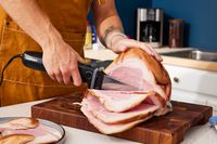 the cuisinart electric knife cutting ham
