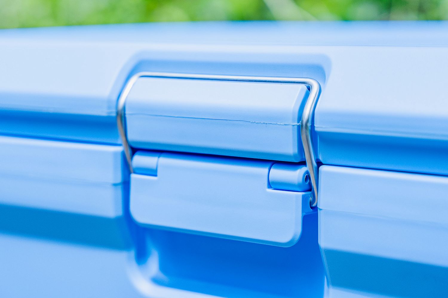 Closeup of locking latch on the Coleman Pro 45 Ultra-Light Premium Hard Cooler