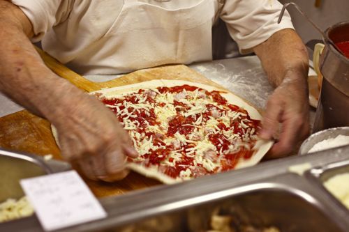 20110801-delorenzos-pizza-trenton-01.jpg