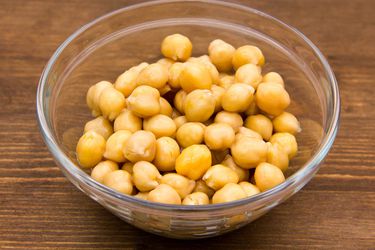 A bowl of chickpeas. 