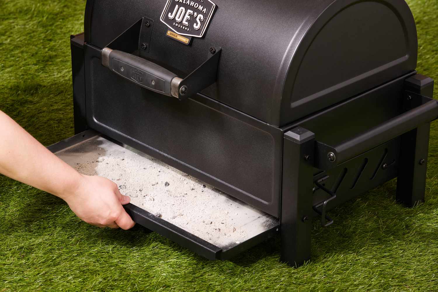 Oklahoma Joe's Rambler Tabletop Charcoal Grill