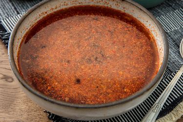 A big bowl of Thai dried chili-vinegar dipping sauce.