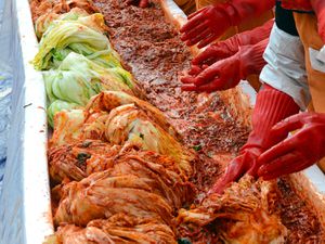 20201116-kimjang-kimchi-making-2-shutterstock