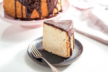 Maple angel food cake