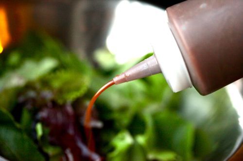 20110607-salad-dressing-vinaigrette-bottle-recipe-2.jpg