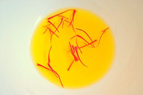 20110103-131029-saffron-water-soak.JPG