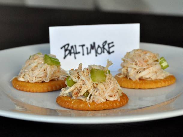 20120117-seriousentertaining-ritzsuperbowlappetizers-chesapeakecrabcrackers.JPG