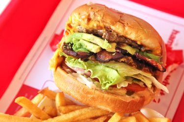 20141007-in-n-out-burger-avocado-bacon-6.jpg