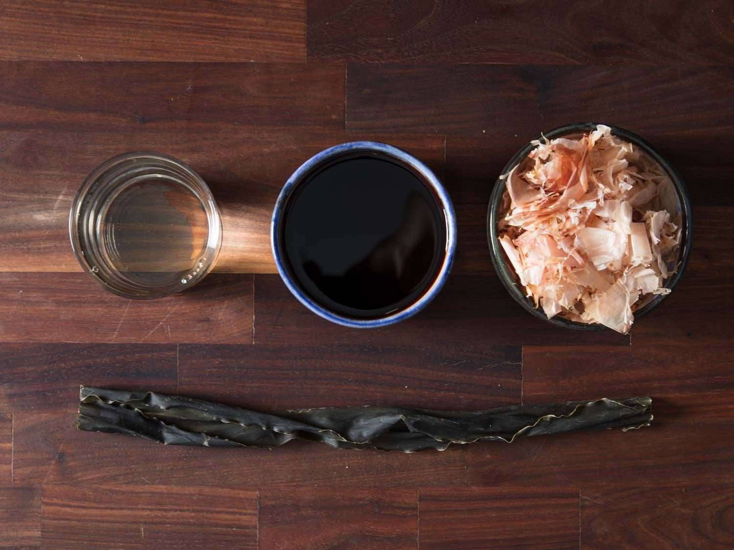 Ingredients to make tare: sake, soy sauce, bonito flakes/kaysuobushi, kombu
